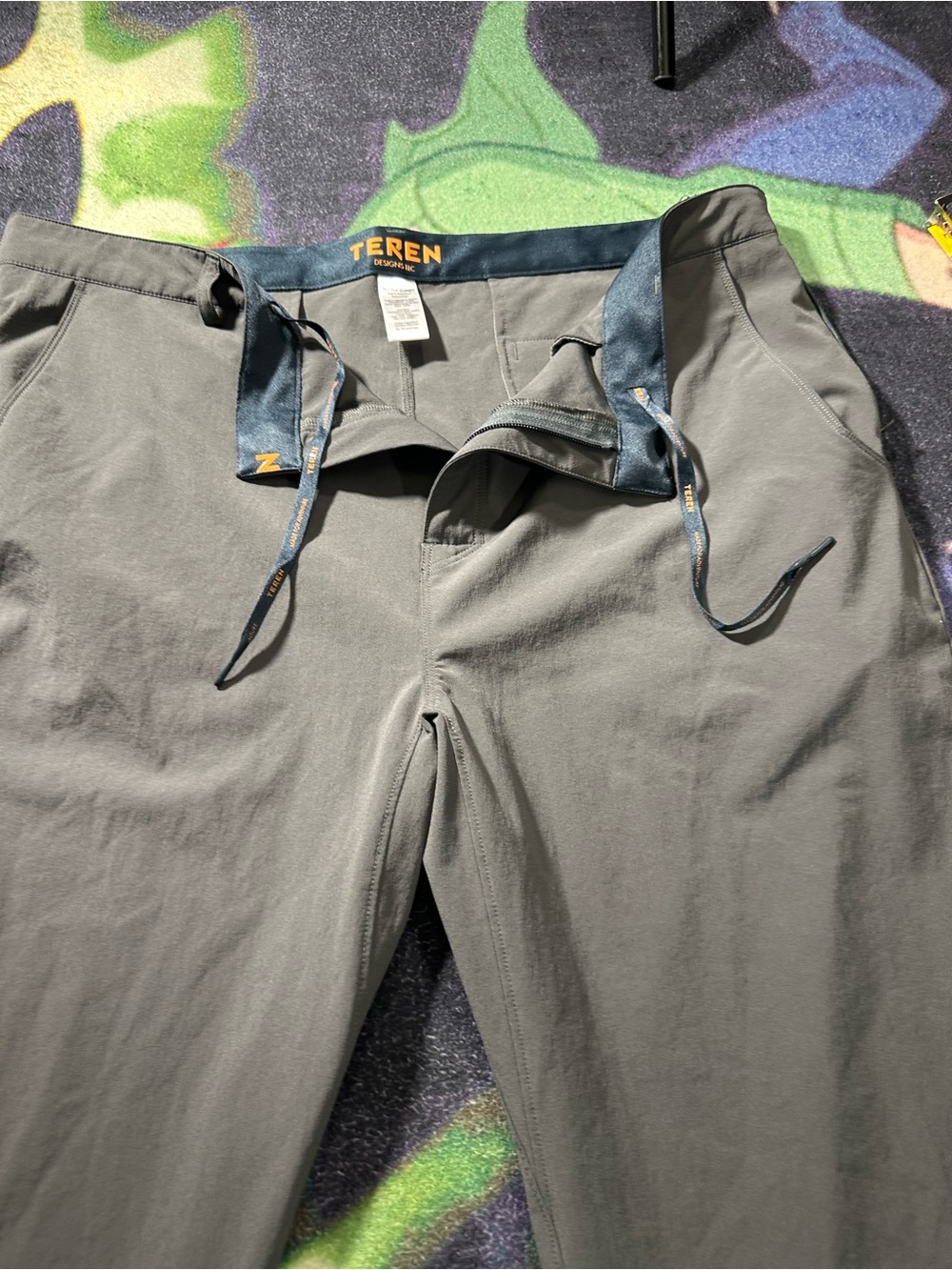 Men's Dark Grey/ Greenish 40x32 Stretch Adventure Pants No Fly Zone Excellent